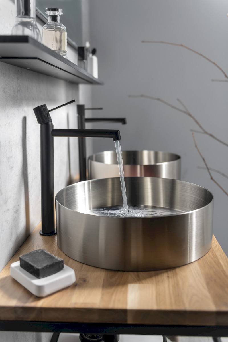 SOLARIS stojánková umyvadlová baterie vysoká, černá mat WD006B