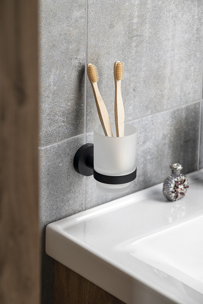 SAMBA sklenka, mléčné sklo, černá mat SB204