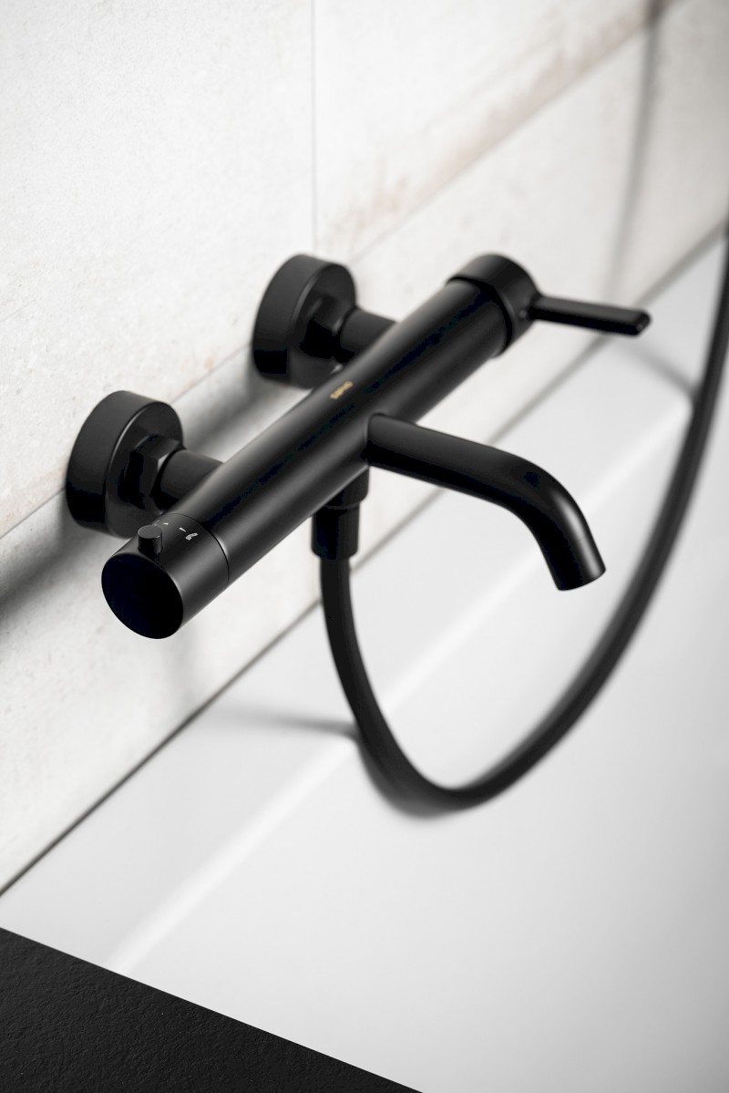 ICONIC nástěnná vanová baterie, černá mat AF010B