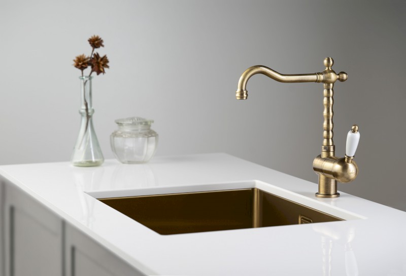 KIRKÉ WHITE stojánková dřezová baterie, bílá páčka, bronz KI14BB