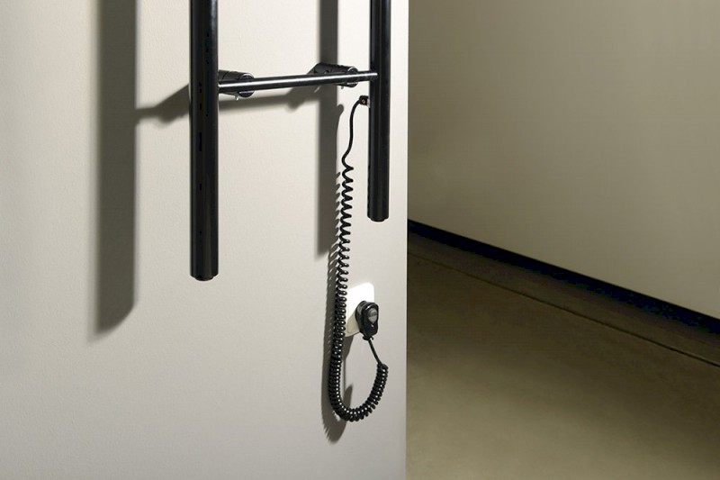 KARBO elektrický sušák ručníků, kulatý, 400x1120mm, 87 W, černá mat KB904